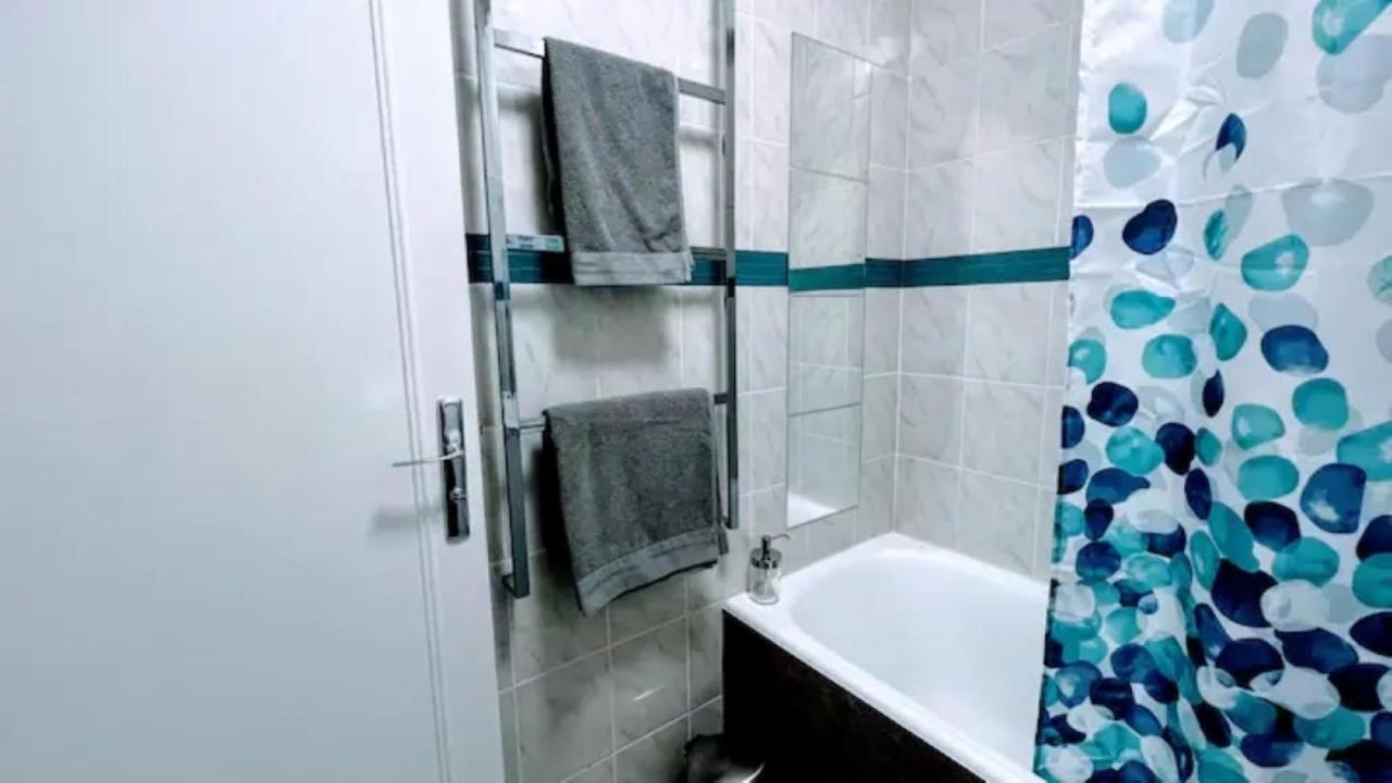 Appartement Chic Proche De Paris, Parking Inclus Saint-Maur-des-Fossés Eksteriør bilde